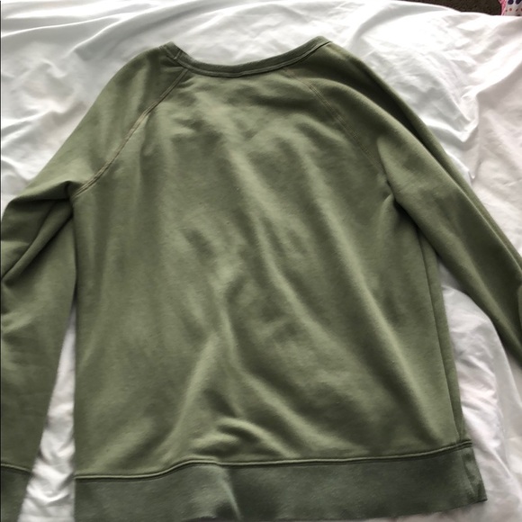 green crew neck long sleeve - Picture 2 of 2